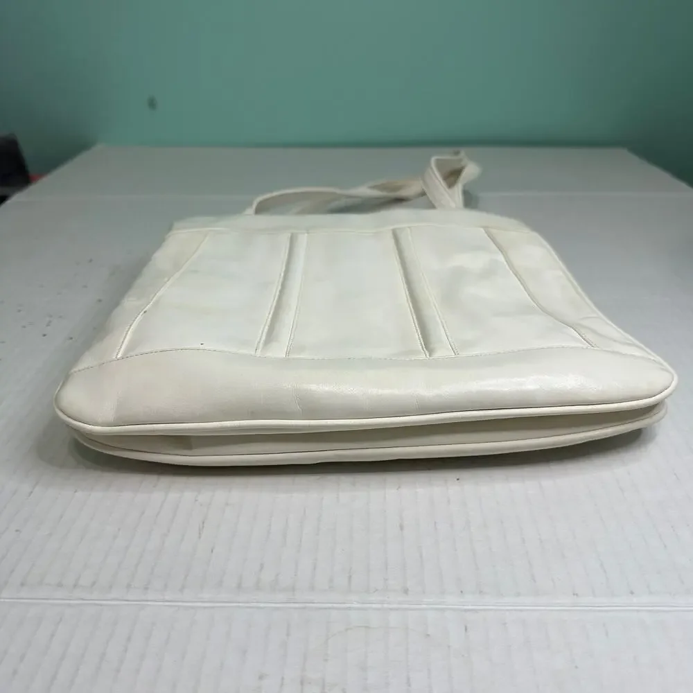 Vintage 1980 Purse with Fold Out Mirror White‎ Made in Italy